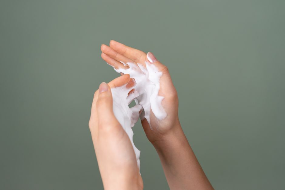 7-Skin Method for Dewy Skin: Stop Over-Exfoliating, Start Layering (2026)