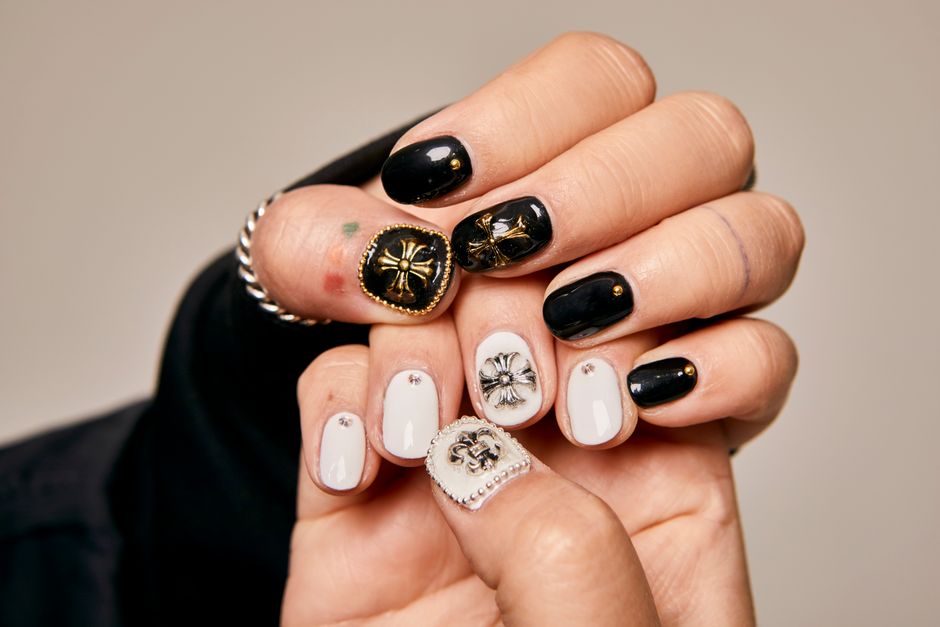 Blue Nail Art Designs: 5 Looks That Work On Every Skin Tone