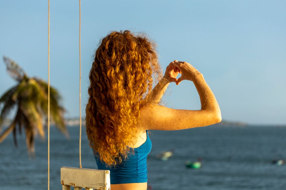 Co-Washing Curly Hair: Stop Shampooing Your Curls Into Straw