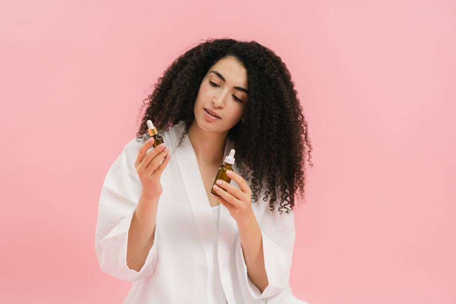 Retinol Vs Bakuchiol Sensitive Skin: The Sensitive Skin Anti-Aging Problem: Retinol vs. Bakuchiol