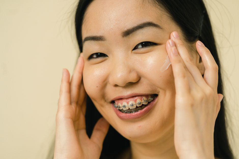 My Rosacea Skincare Routine That Finally Reduced Redness in 3 Weeks